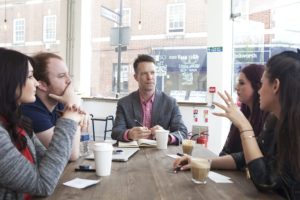 etika meeting bersama klien maupun teman kerja