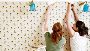 tips melepaskan wallpaper dinding