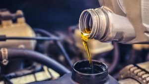 bahaya telat mengganti oli kendaraan