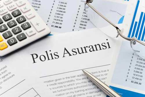 membeli polis asuransi