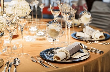aturan dasar table manner
